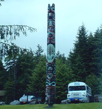 AK 2000 d114 Sitka - totem pole