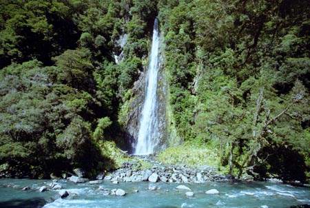 NZ Film 33 14